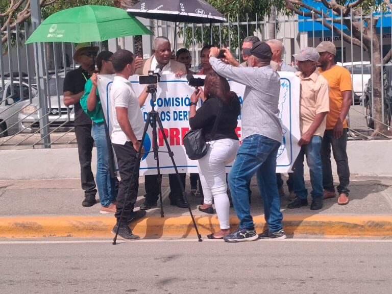 Comisión de los Derechos Humanos emplaza al Gobierno y a la Alcaldía de Los Alcarrizos a cumplir promesas y agilizar obras paralizadas